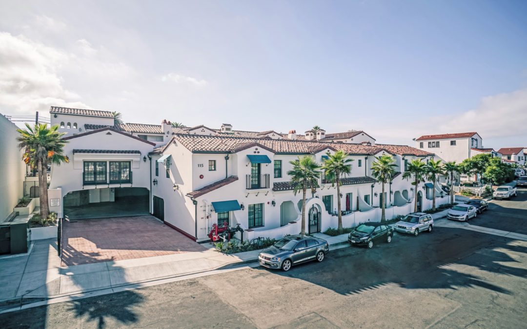 Las Palmas Apartments on Avenida Serra